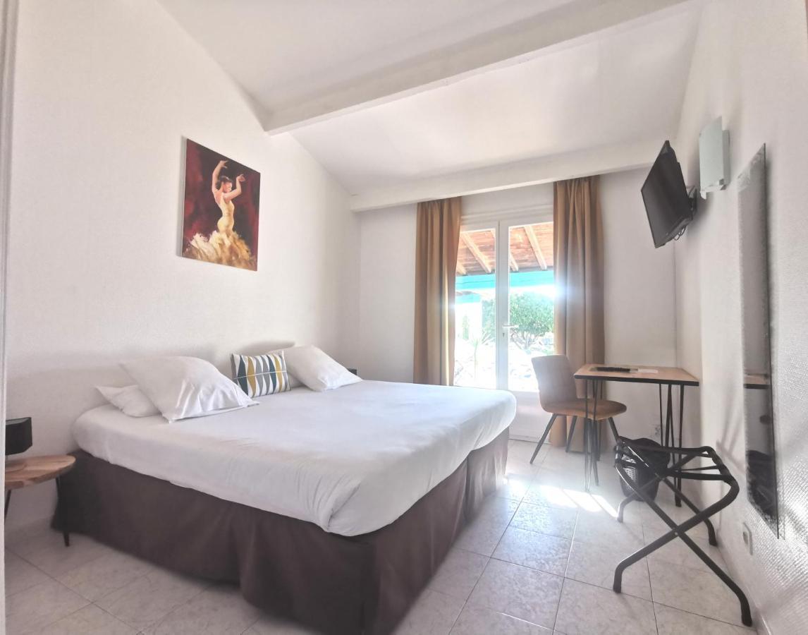 L'Auberge Camarguaise แซ็งต์-มารี-เดอ-ลา-แมร์ ภายนอก รูปภาพ