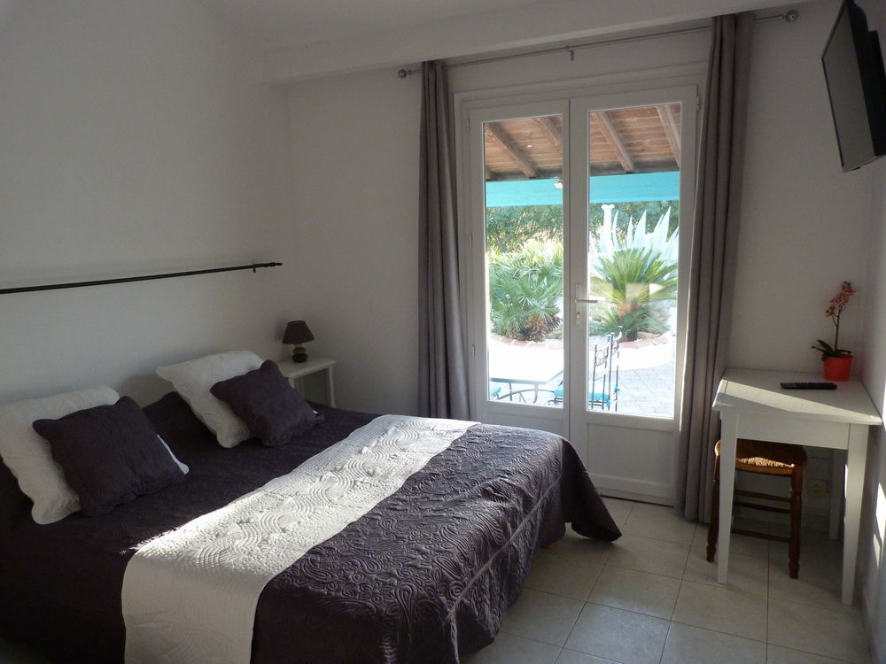 L'Auberge Camarguaise แซ็งต์-มารี-เดอ-ลา-แมร์ ภายนอก รูปภาพ